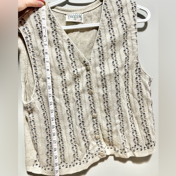 Floral Vest - Picture 3 of 4